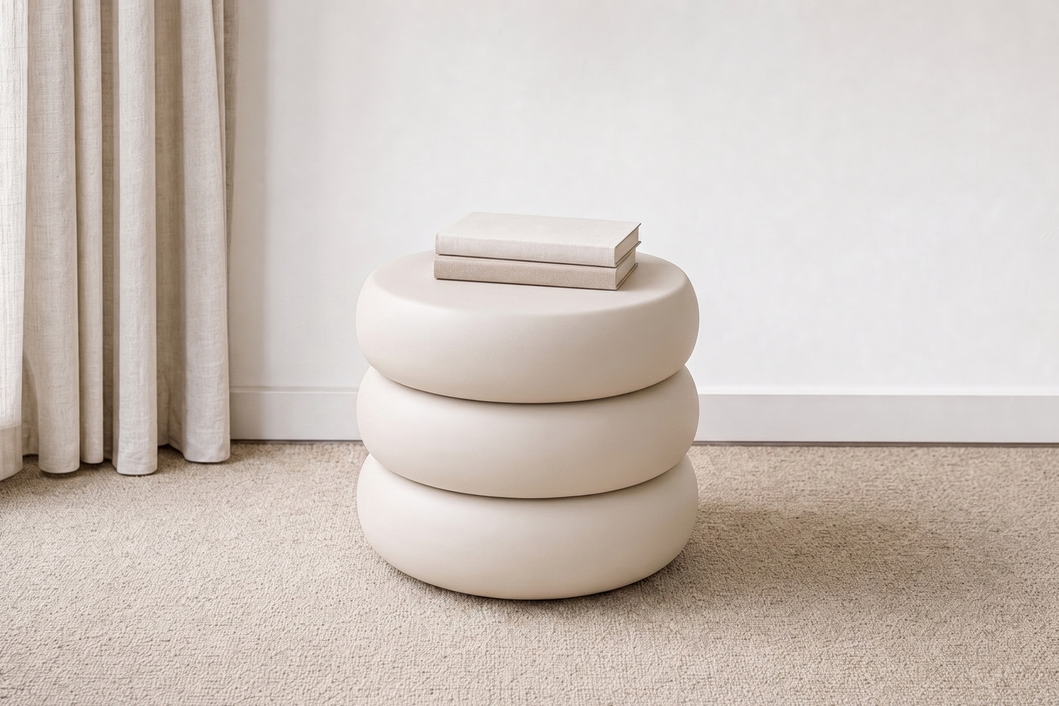 Beistelltisch Vela in Off-White mit Büchern